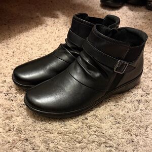 Clarks Black Comfort Ankle Boots Booties side zip size 9